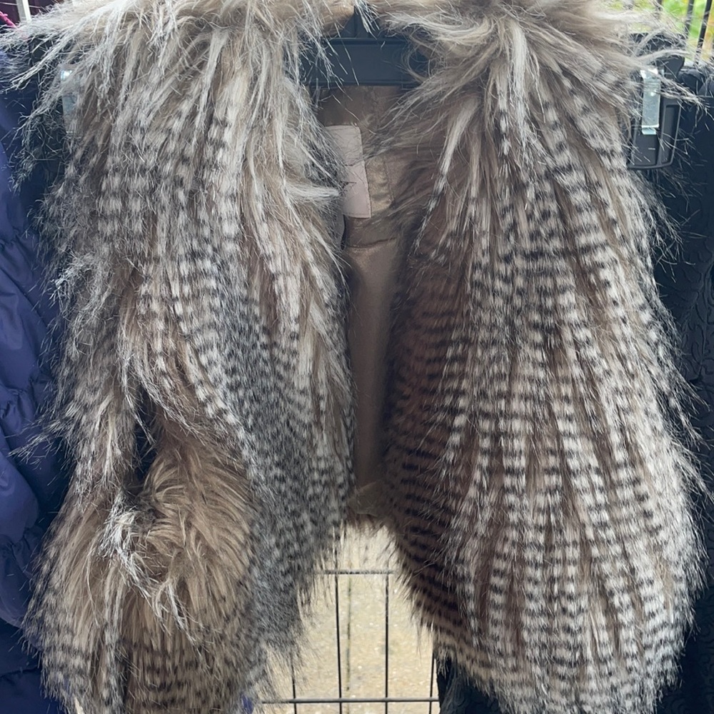 Esley girls fur sleeveless jacket